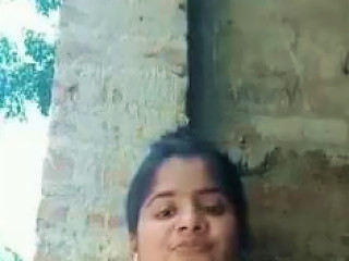 Desi Girl Shows Her Content